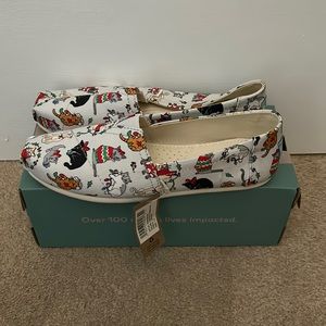 Tom’s Christmas Shoes - Size 7.5 - NWT